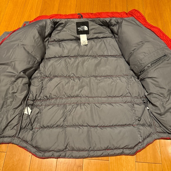 The North Face Vibrant Red Jacket - Picture 4 of 5